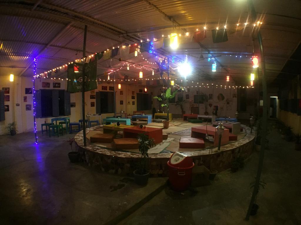 Zostel Varanasi Hostel Kültér fotó